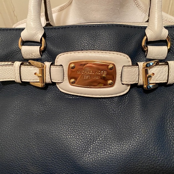 MICHAEL KORS HAMILTON LARGE EAST WEST LEATHER TOTE NAVY BLUE & WHITE - Picture 4 of 13